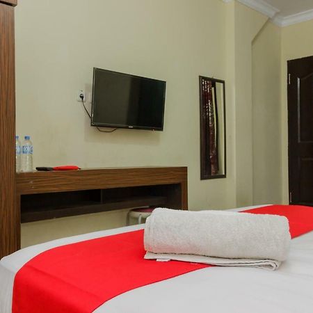 Hotel Reddoorz @ Malalayang 2 Manado Exterior foto