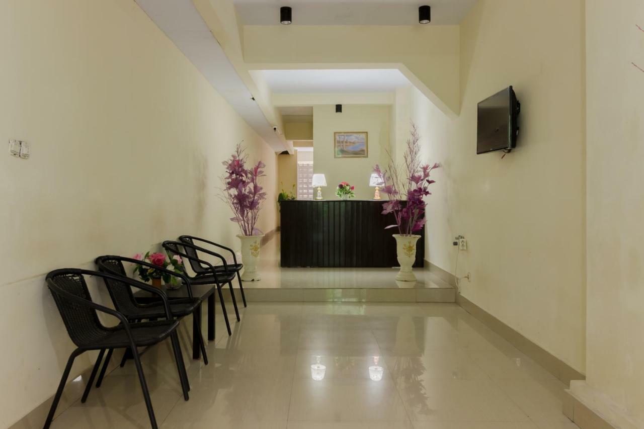 Hotel Reddoorz @ Malalayang 2 Manado Exterior foto